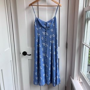 Reformation Cybill Dress Verona Size 6 Worn Once Blue and White Floral